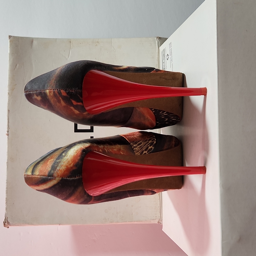 Shoes - Picture 4 of 4